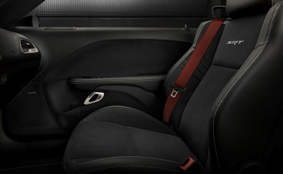  Dodge Challenger SRT 2015 года  (фото 30 из 79)